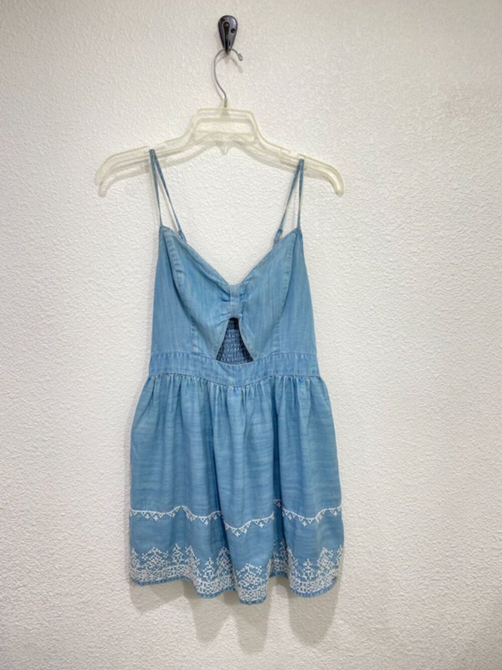 Hollister Embroidered Mini Dress Cut Out Smocked Chambray Blue Medium - Picture 2 of 10